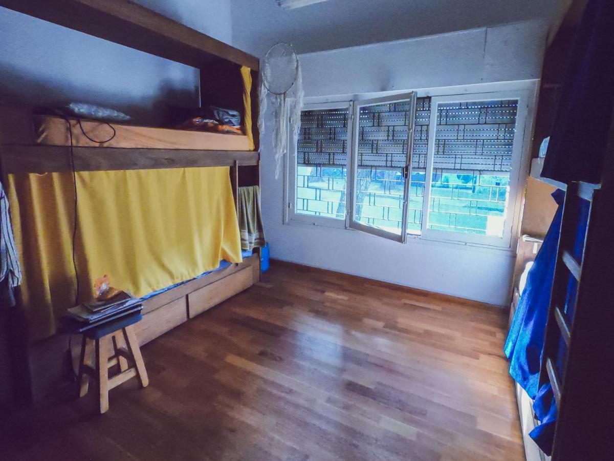 Charruas Hostel Монтевидео Экстерьер фото
