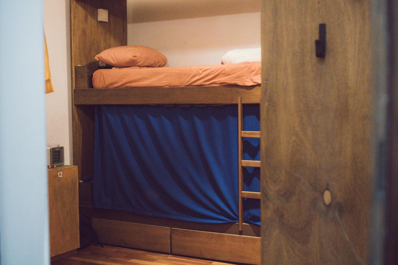 Charruas Hostel Монтевидео Экстерьер фото