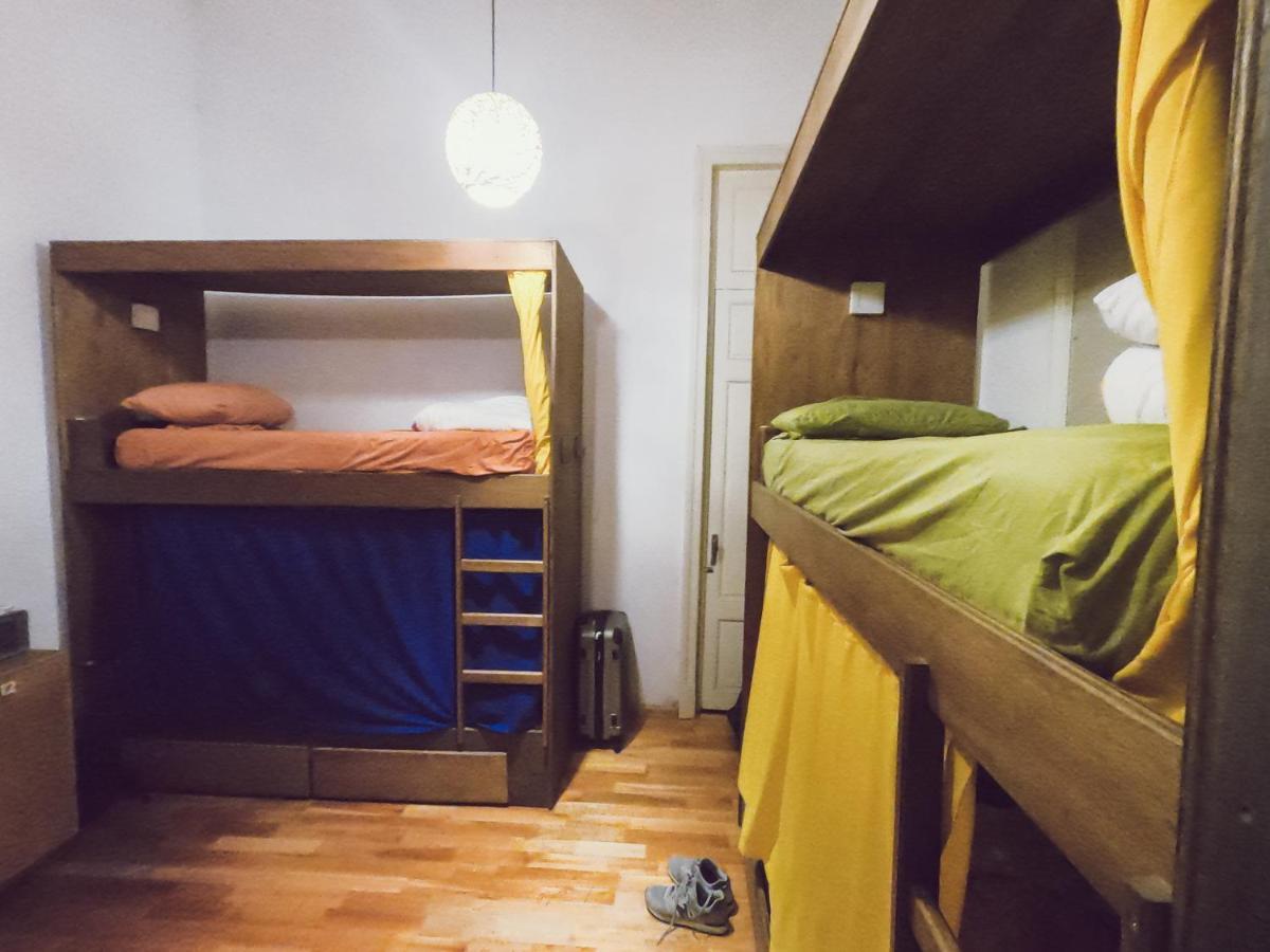 Charruas Hostel Монтевидео Экстерьер фото