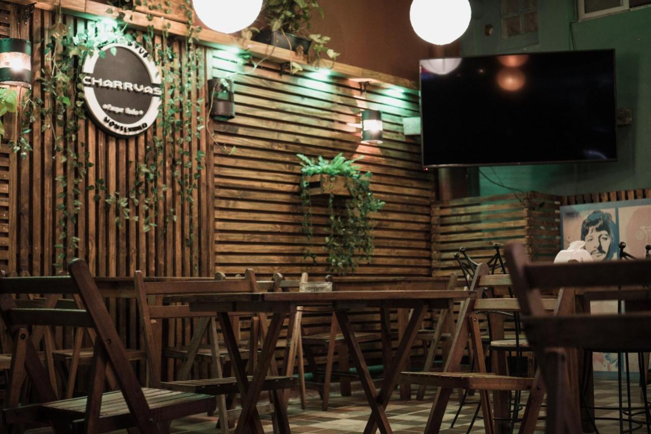 Charruas Hostel Монтевидео Экстерьер фото