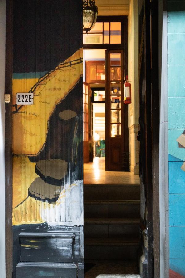 Charruas Hostel Монтевидео Экстерьер фото