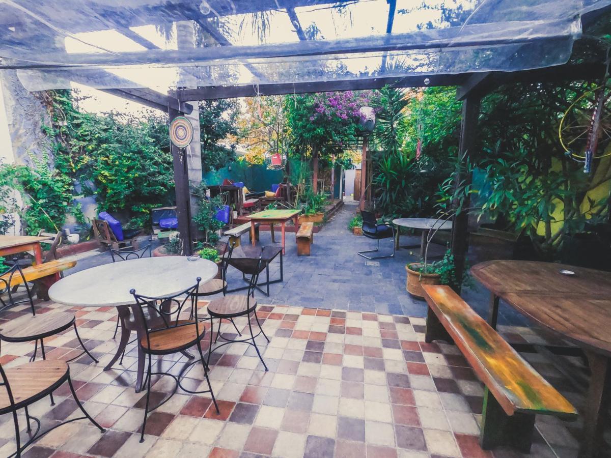 Charruas Hostel Монтевидео Экстерьер фото