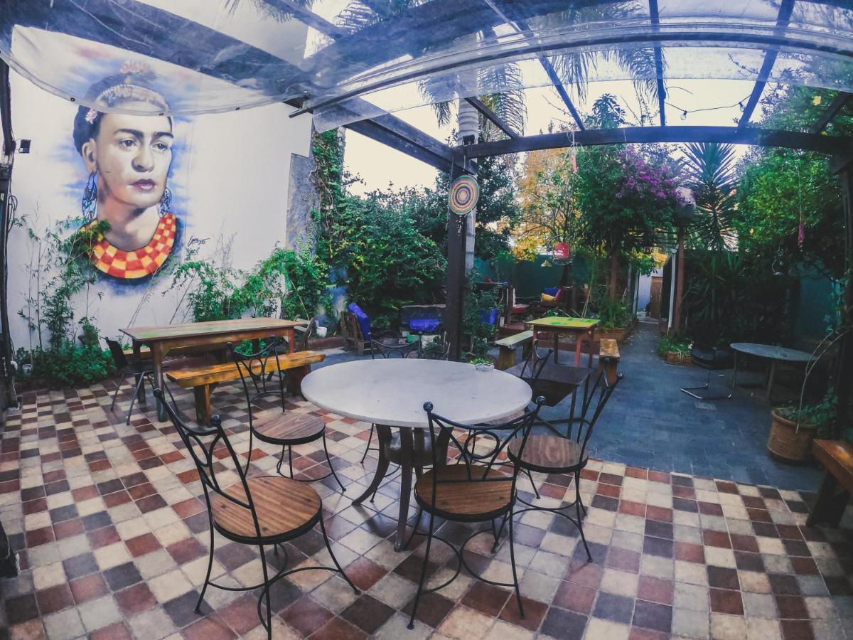 Charruas Hostel Монтевидео Экстерьер фото