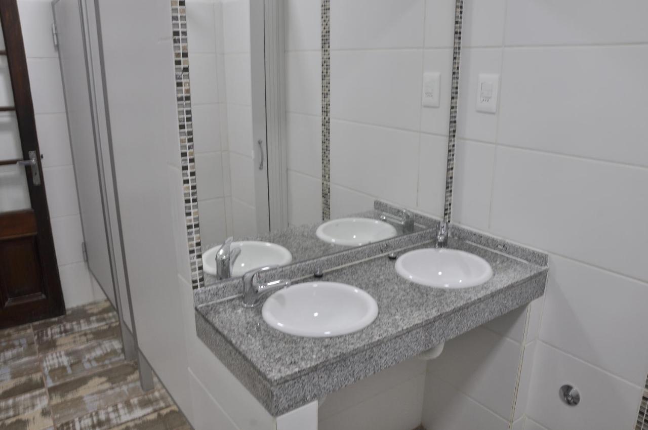 Charruas Hostel Монтевидео Экстерьер фото