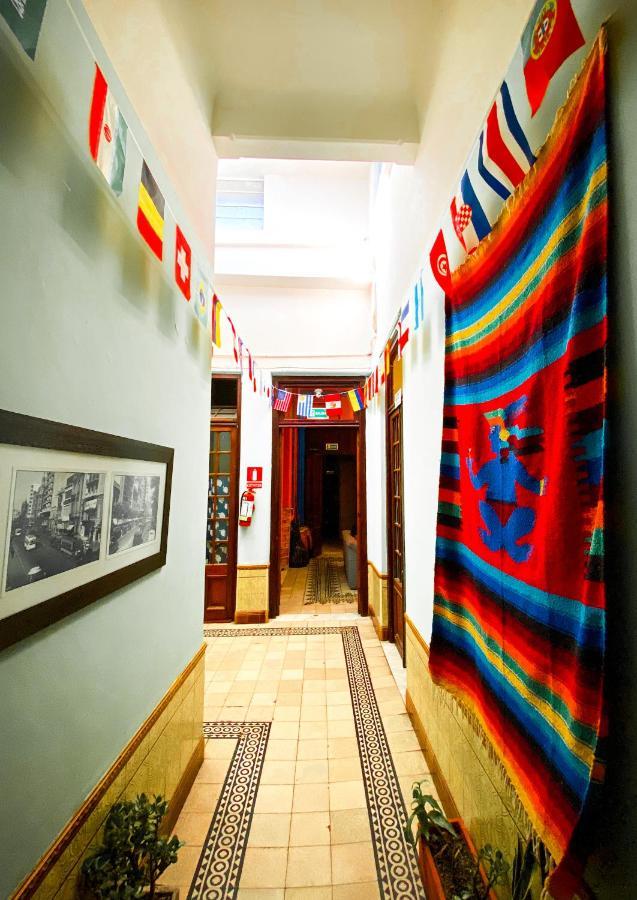 Charruas Hostel Монтевидео Экстерьер фото
