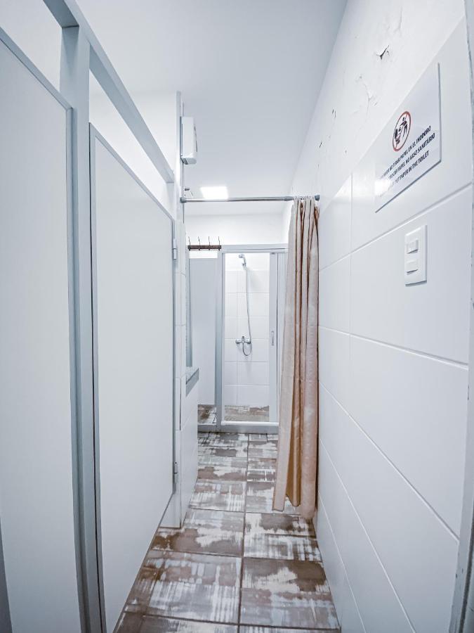 Charruas Hostel Монтевидео Экстерьер фото